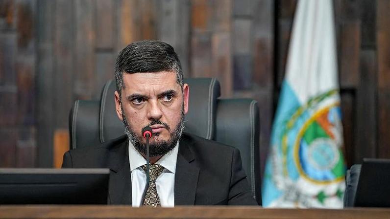 Rodrigo Bacellar (União) era presidente da Alerj na época da operação policial