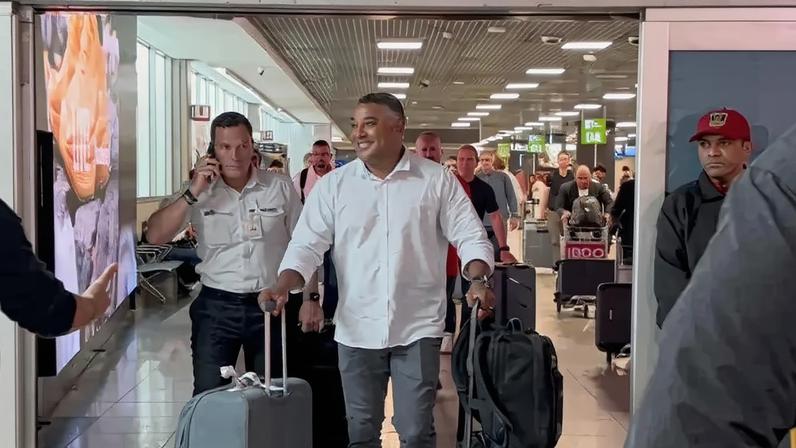 Roger Machado chega a São Paulo para assinar com o Tricolor (Foto: Lucas Cremonese/Lance!)