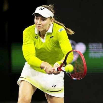 Rybakina vence duelo cazaque na estreia; Svitolina marca 20ª vitória