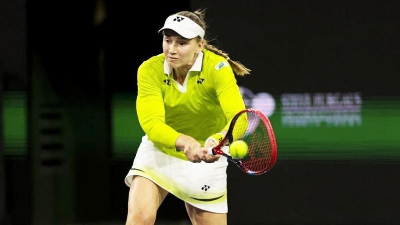 Rybakina vence duelo cazaque na estreia; Svitolina marca 20ª vitória
