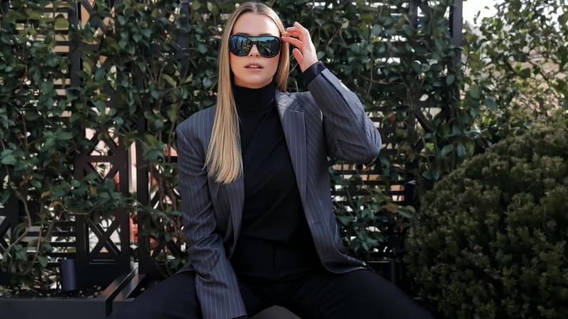 Sabalenka brilha em desfile de grife italiana em Milão