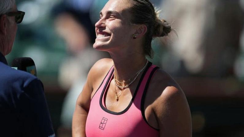 Sabalenka elogia o açaí e comenta que combina com o calor