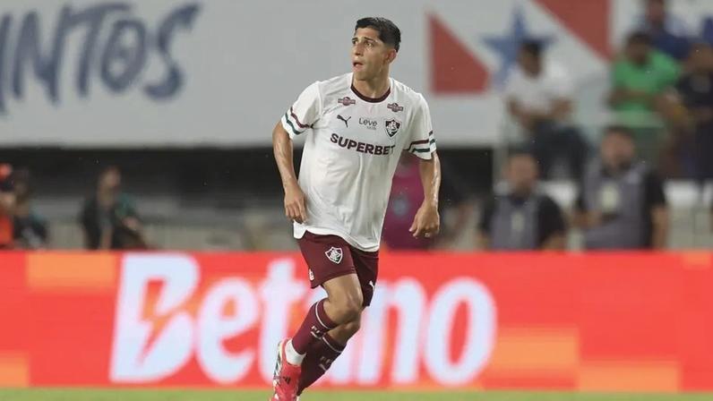 Savarino em campo na vitória do Fluminense contra o Remo (Foto: Fernando Torres/AGIF/Gazeta Press)