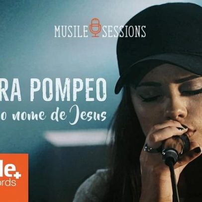 Isadora Pompeo apresenta O Nome de Jesus durante cerimônia de Comunhão