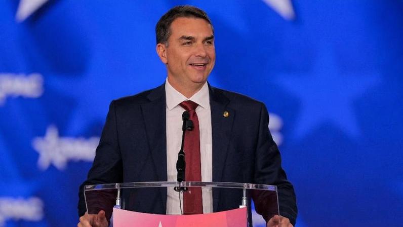 Senador Flávio Bolsonaro (PL-RJ) discursa na convenção conservadora CPAC, em Dallas, no Texas (EUA)