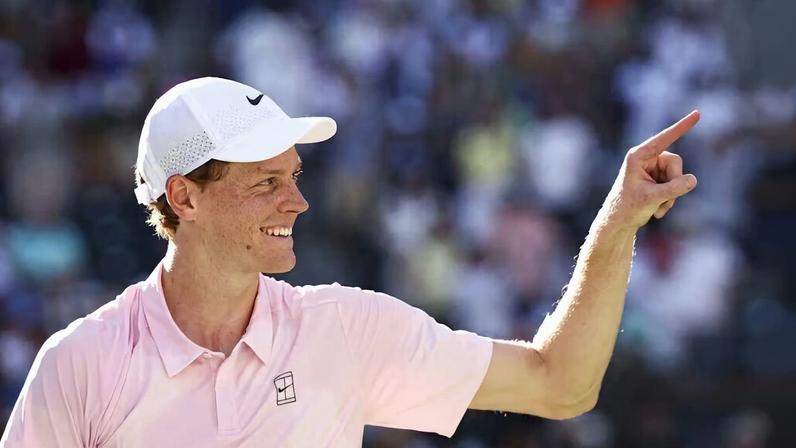 Sinner destaca eficiência do saque e resistência ao calor