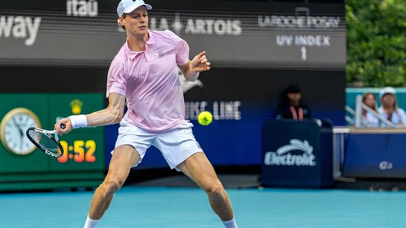 Sinner vence Zverev pela 7ª vez seguida e mira o Sunshine Double