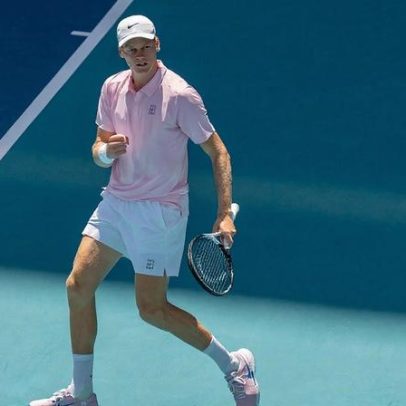 Sinner elogia bom início de partida e comenta vitória rápida