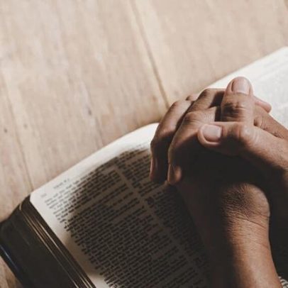 Americanos presos em Israel relatam fé durante o conflito