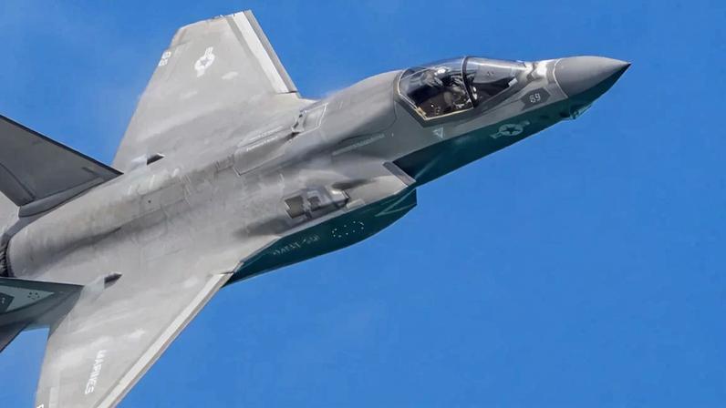 Irã derruba caça F-15 após ultimato de Trump no Ormuz