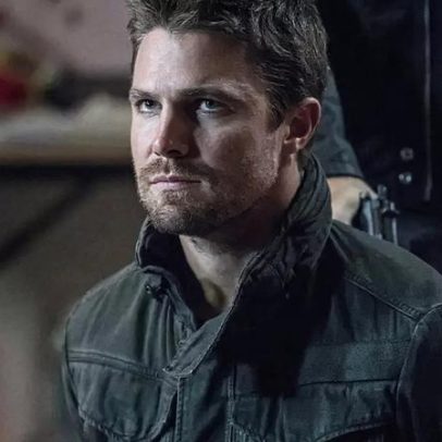 Baywatch reboot com Stephen Amell sem camisa ganha fotos do set