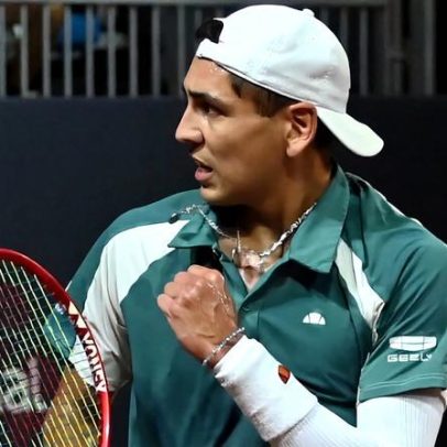 Tabilo elimina Rublev; campeão Mensik conquista virada