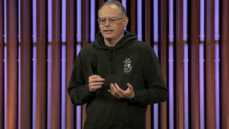 Epic demite funcionário com câncer cerebral terminal sem seguro de vida