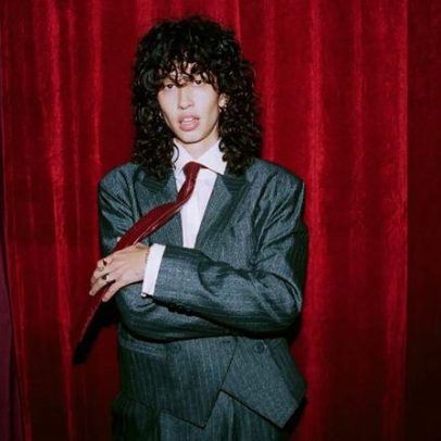 Towa Bird eleva o nível em novo álbum Gentleman