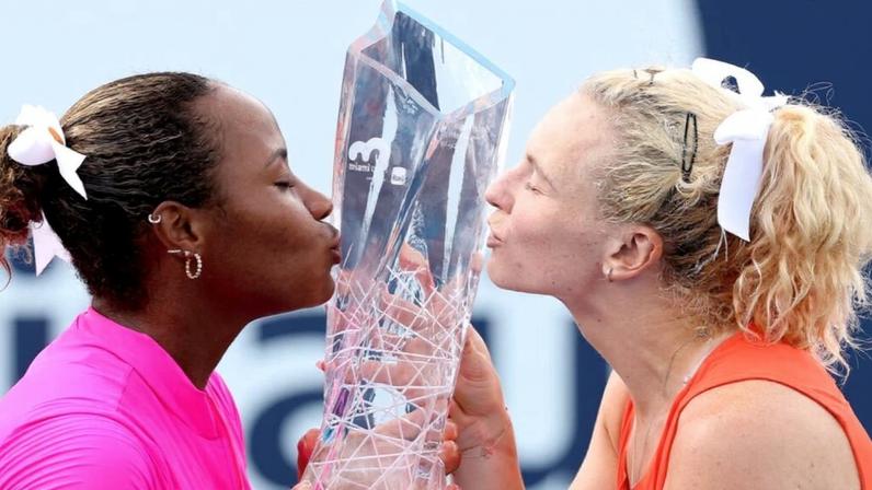 Taylor Townsend e Katerina Siniakova (Foto: Miami Open)