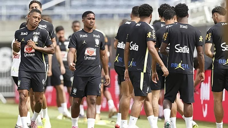 Seleção Brasileira treinou no Camping World Stadium, em Orlando, antes de enfrentar a Croácia