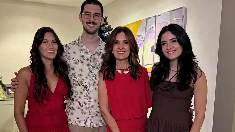 Bia, Vinicius, Fátima e Laura — Foto: Reprodução/Instagram