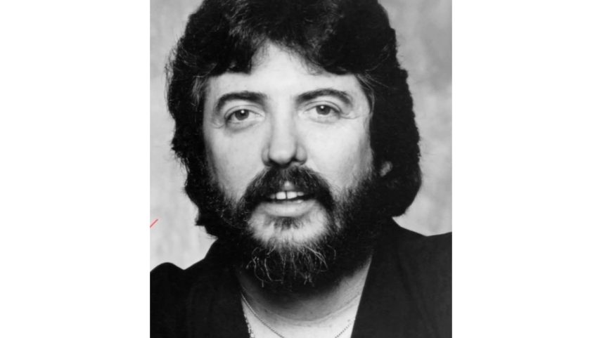Singer-songwriter Darrell “Dash” Crofts, who teamed with childhood friend Jim Seals for such 1970s soft-rock hits as “Summer Breeze,” “Diamond Girl” and “Get Closer,” has died at the age of 87.