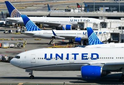 Companhia aérea dos EUA pode remover passageiro sem fone do voo; entenda regra