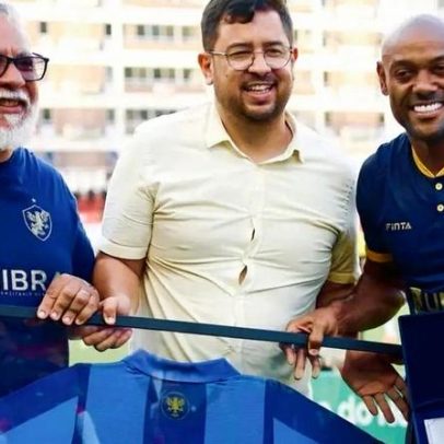 Vagner Love encerra carreira em emocionante duelo