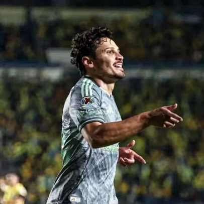 Veiga, ex-Palmeiras, marca em dois jogos seguidos, atuando mais avançado