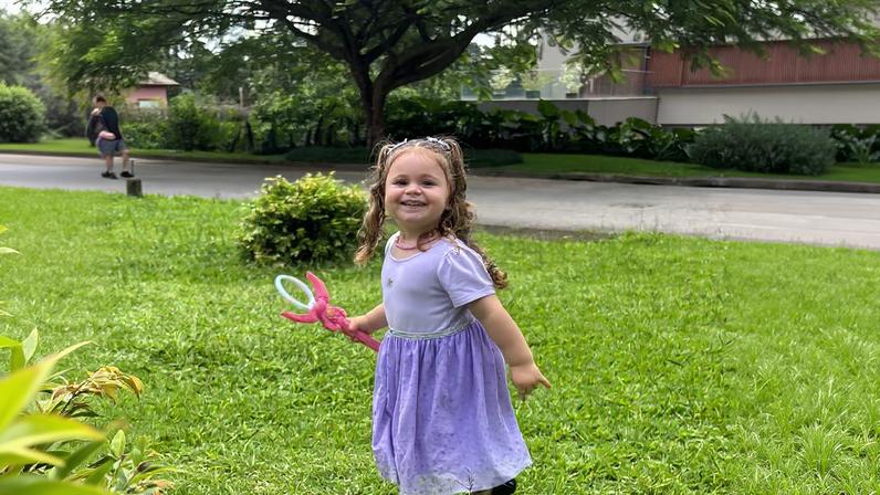 Viih Tube se emociona ao ver filha fazer cocô no vaso