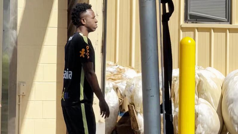 Vini Jr. poupa treino e vira dúvida para jogo contra a Croácia