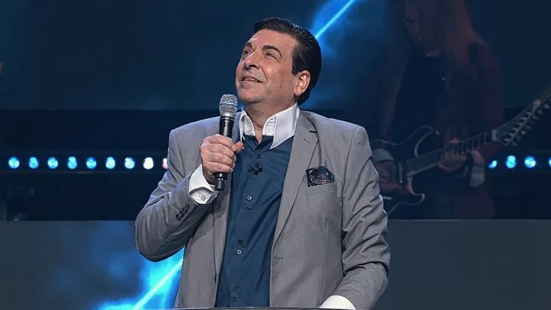 Pastor lança campanha para comprar seu próprio jato