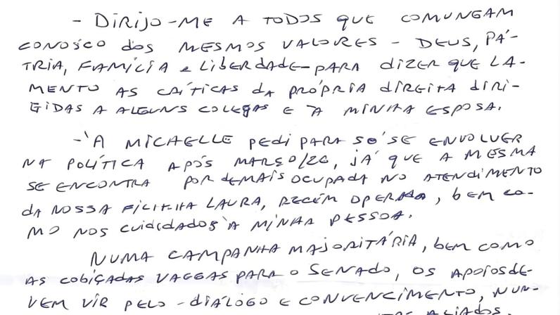 Em carta escrita na prisão, o ex-presidente Jair Bolsonaro defendeu a ex-primeira-dama Michelle Bolsonaro de ataques da direita e de aliados. — Foto: Reprodução