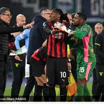 Atacante do Milan reage com raiva e recusa abraço do técnico após substituição