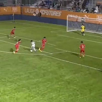 Promessa do Real Madrid faz drible inspirado em Zidane e golaço no Mundial sub12