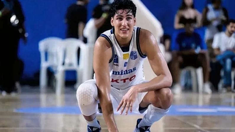 Wini SIlva pelo Mins no NBB (Foto: Reprodução Instagram)