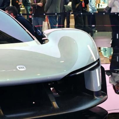 Hypercar elétrico da Xiaomi exibe acabamento brilhante