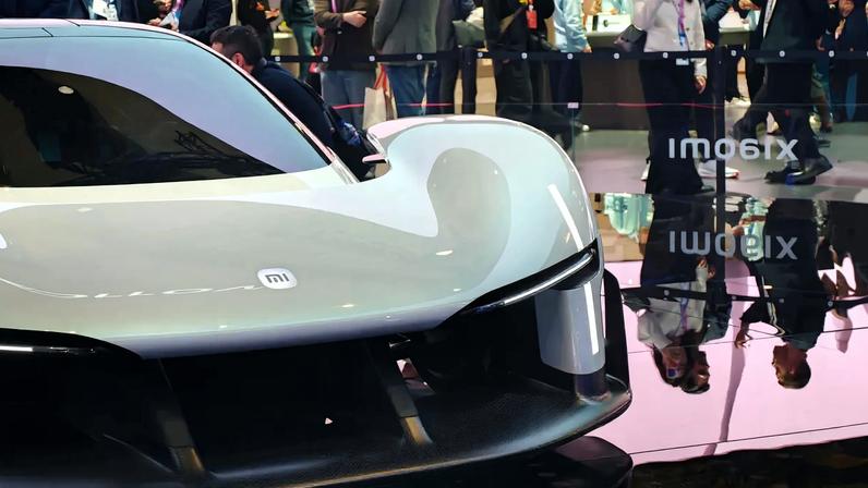 Hypercar elétrico da Xiaomi exibe acabamento brilhante