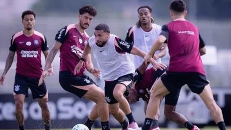 Zakaria Labyad em treino do Corinthians