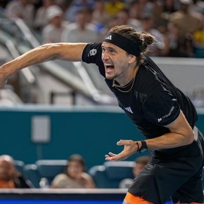 Zverev destaca saque e mira manter bom rendimento contra Sinner