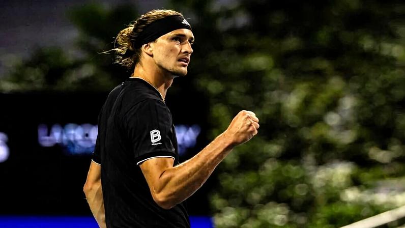 Zverev celebra saque sólido e busca manter o ritmo