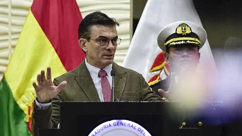 Bolívia e DEA retomam investigações conjuntas sobre narcotráfico após 18 anos