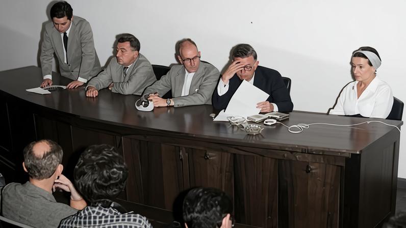Jean-Paul Sartre debate filosofia no interior de São Paulo