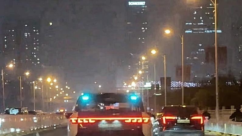 Falha no sistema faz robô-táxi parar no meio da via na China