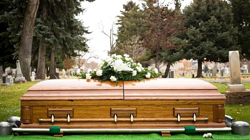 Pode-se fabricar o próprio caixão para enterro?