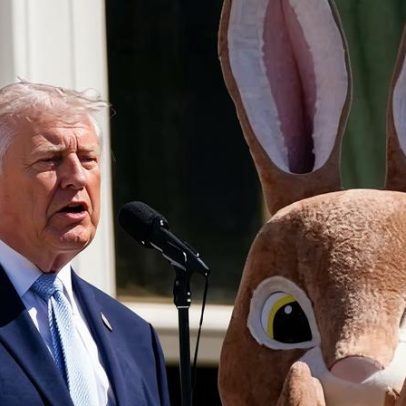 Trump faz advertências sobre Irã após ato com coelhinho de Páscoa
