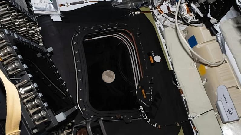 Tripulação da Artemis II entra na gravidade da Lua antes do histórico sobrevoo