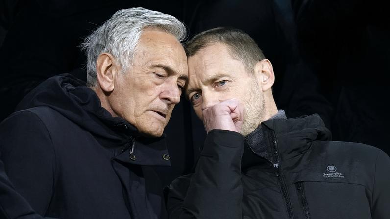 O presidente da FIGC, Gabriele Gravina, esteve presente nos jogos das Eliminatórias — Foto: Reuters