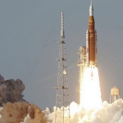 Nasa inicia primeira missão lunar tripulada em meio século