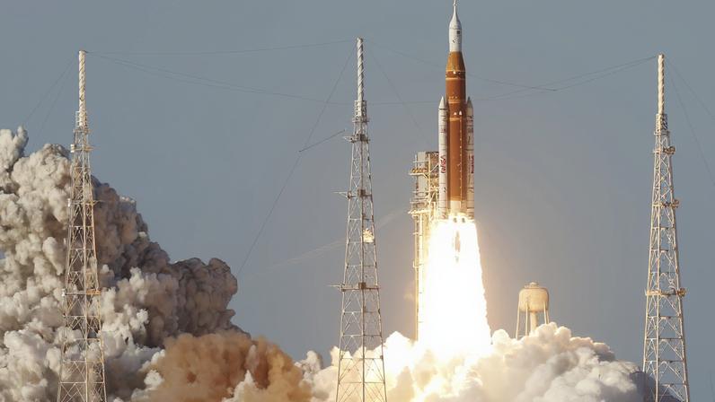 Nasa inicia primeira missão lunar tripulada em meio século