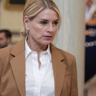 Trump demite Pam Bondi do cargo de procuradora-geral dos EUA