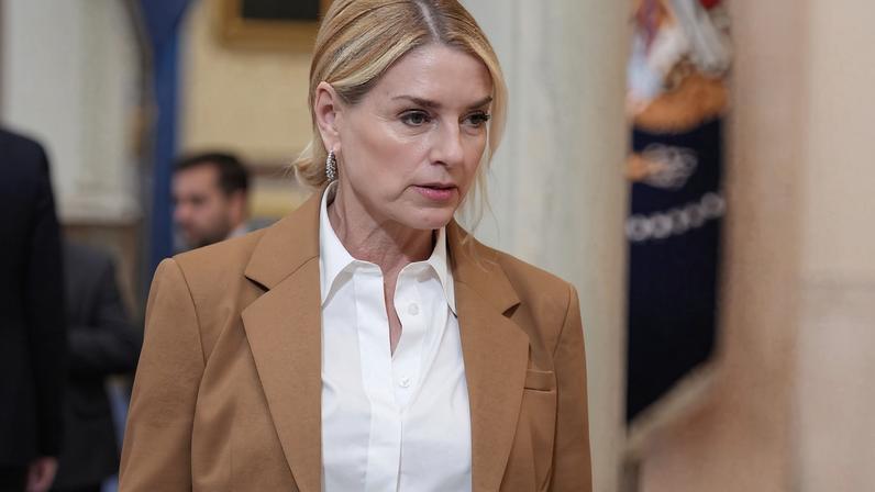 Pam Bondi é demitida do cargo de procuradora-geral dos EUA 01/04/2026 Alex Brandon/Pool via REUTERS