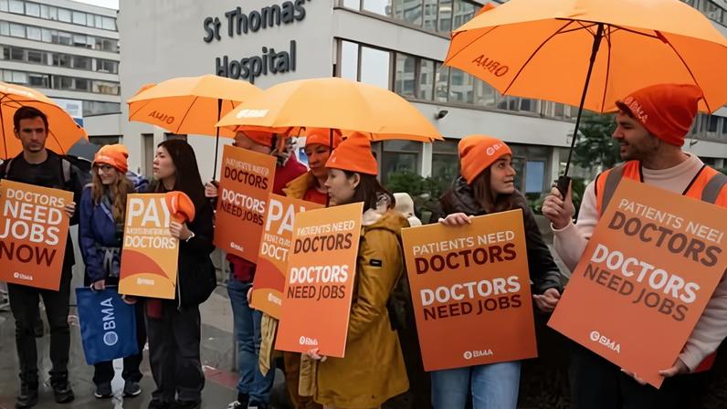 NHS pede pacientes não adiar atendimento durante greve de médicos na Inglaterra