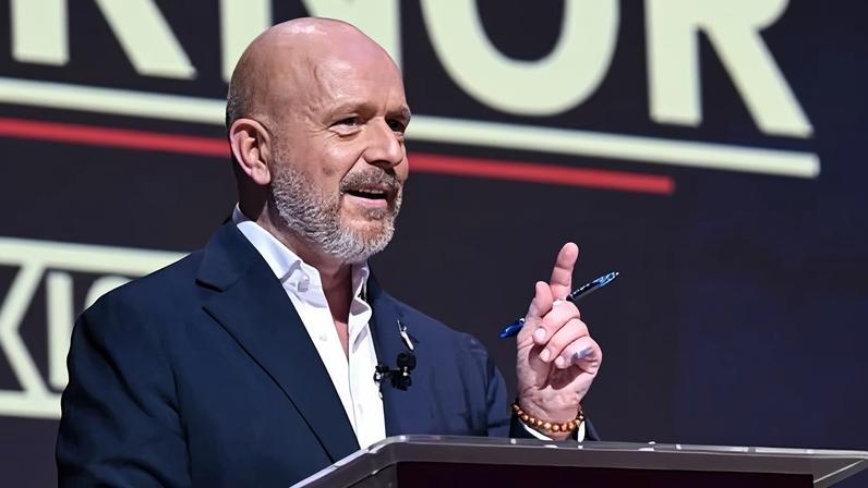 Trump apoia ex-Fox Hilton na corrida ao governo da Califórnia